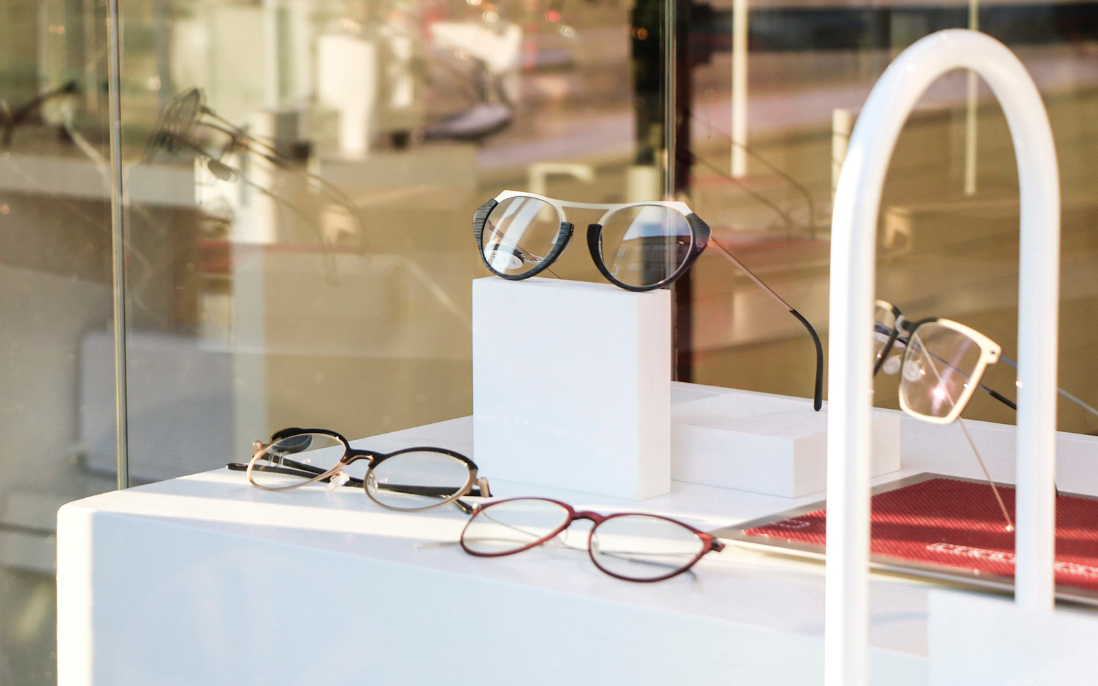 Etalage-optiek-peter-schellekens-edegem-2